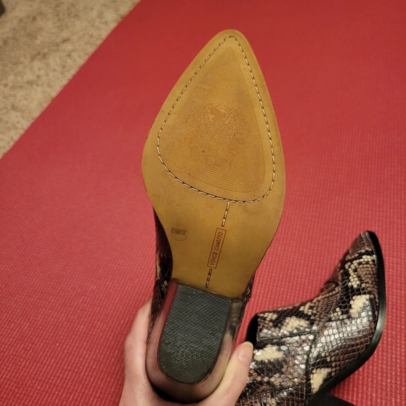 Vince Camuto 6.5 Python Design  leather - Picture 8 of 10